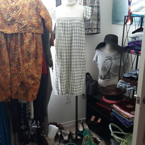 Dress - Picture 9 of 10